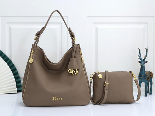 New Coach Soft Pebble Leather Cary Shoulder  Complete Set Suitable for Gift